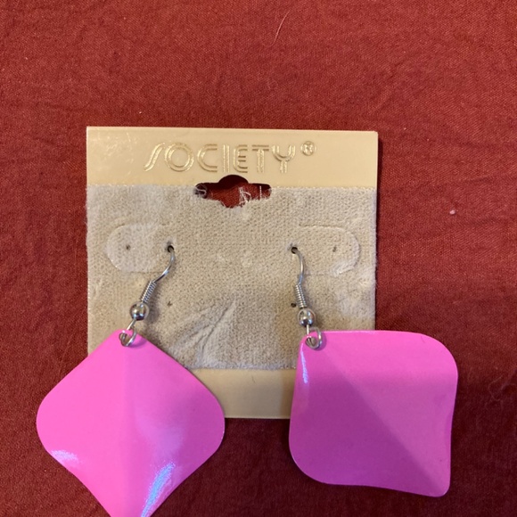 Five pairs of vintage 80s/90s earrings for $15! - Picture 2 of 7